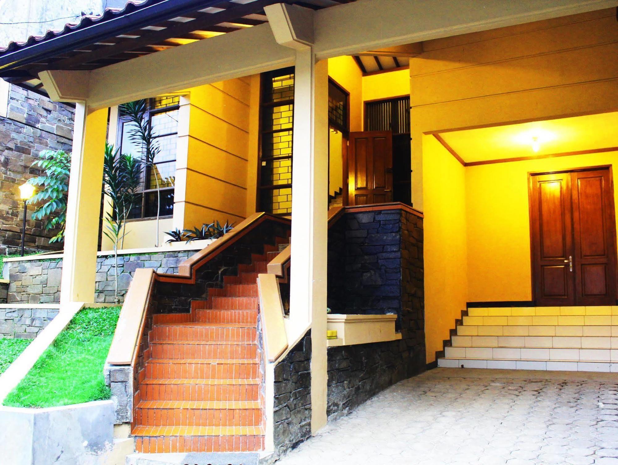 Hotel De Orange Pasteur By Houseinbandung 2*