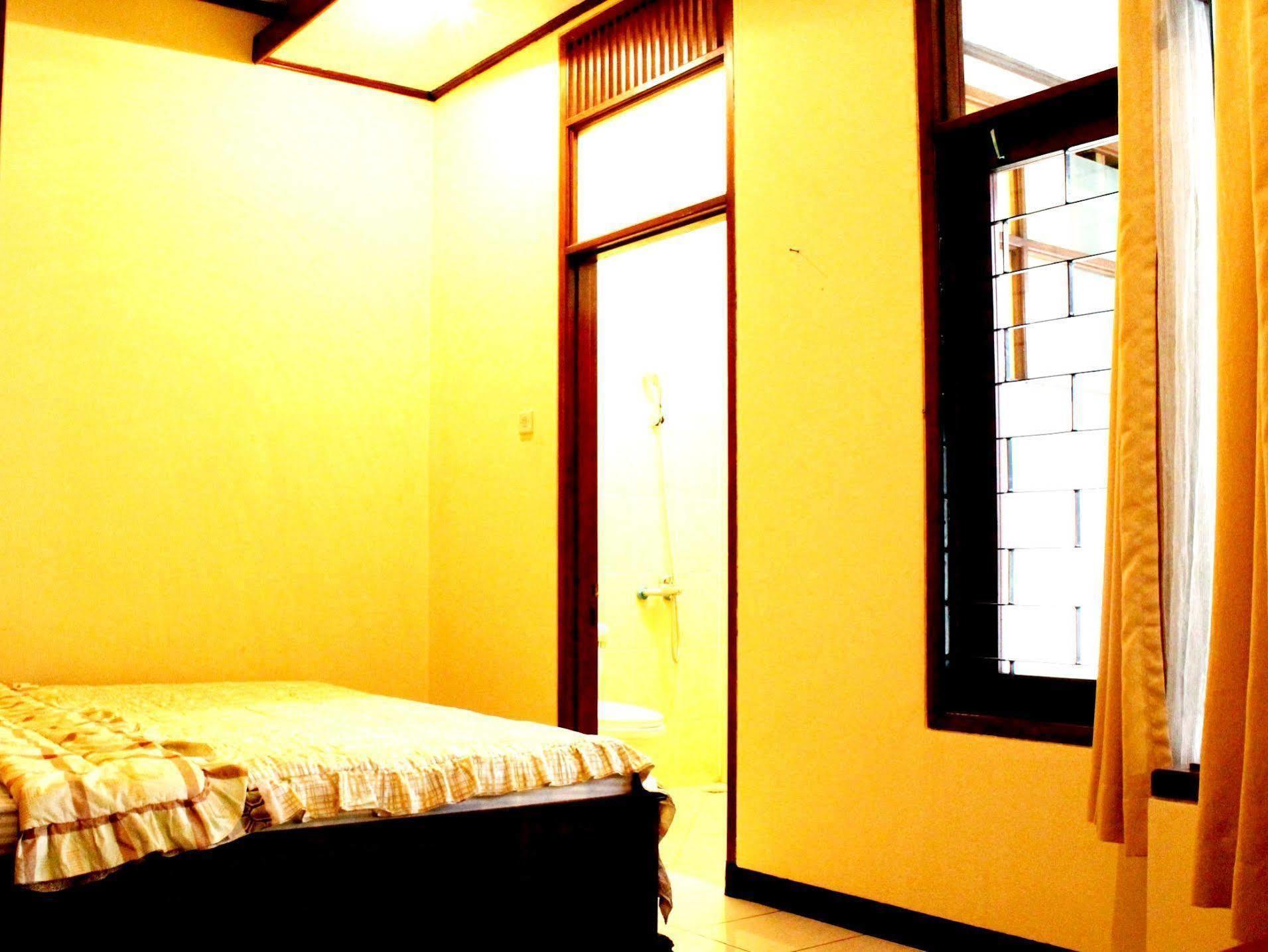 De Orange Pasteur By Houseinbandung